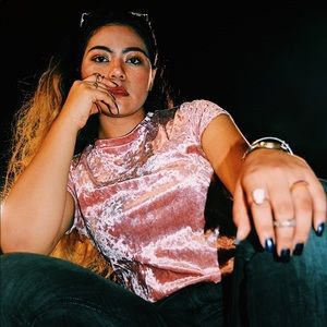 Baby pink velvet tee 💕✨💫